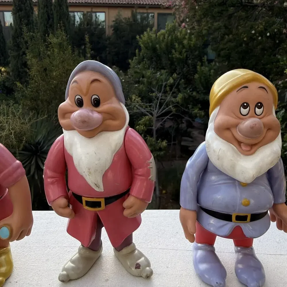 Vintage Walt Disney Seven Dwarves Rubber PVC Toys Squeaker 7 Dwarfs Snow White